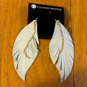 Feather dangle earrings